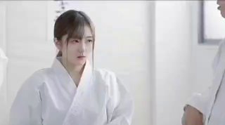 长相身材超性感网红美女！爆乳翘臀顶级！翘起屁扣穴，振动棒抽插，进出水声哗哗，呻吟浪叫好骚