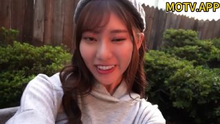 大學美眉騷的不行愛好女上位喜歡騎乘操說大J吧都能頂到她的G點